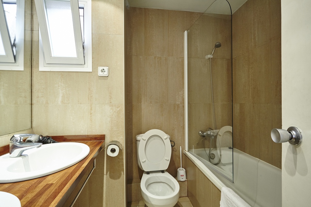 Enric Granados 21 62